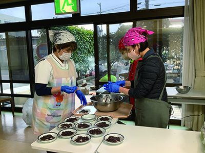 年末の餅つき大会を行いました。